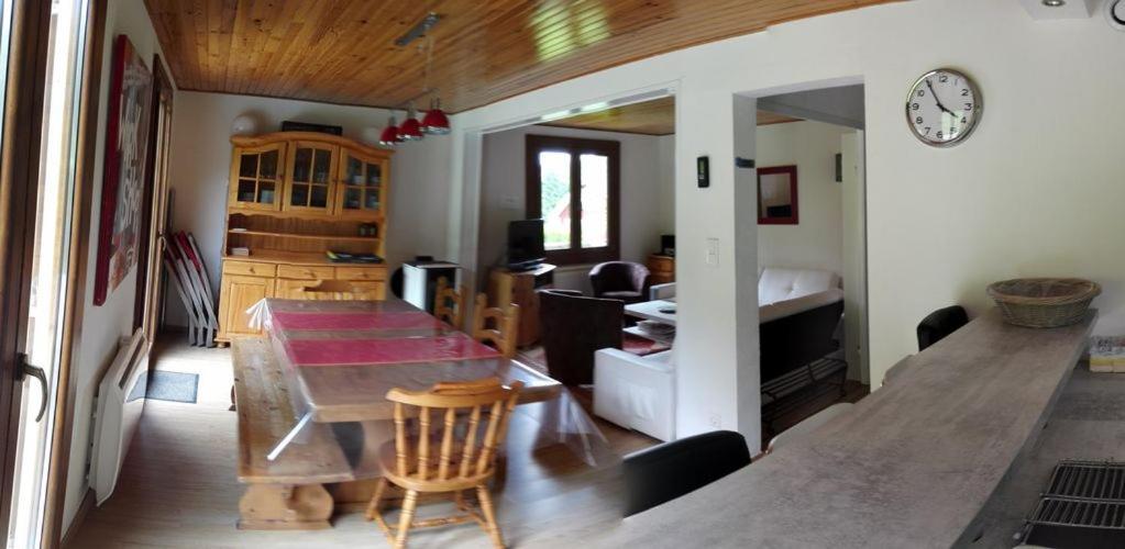 LE BOIS JOLI Chalet 4 étoiles CLEDICIHOME Cadre paisible en lisière de forêt Gérardmer Habitación foto